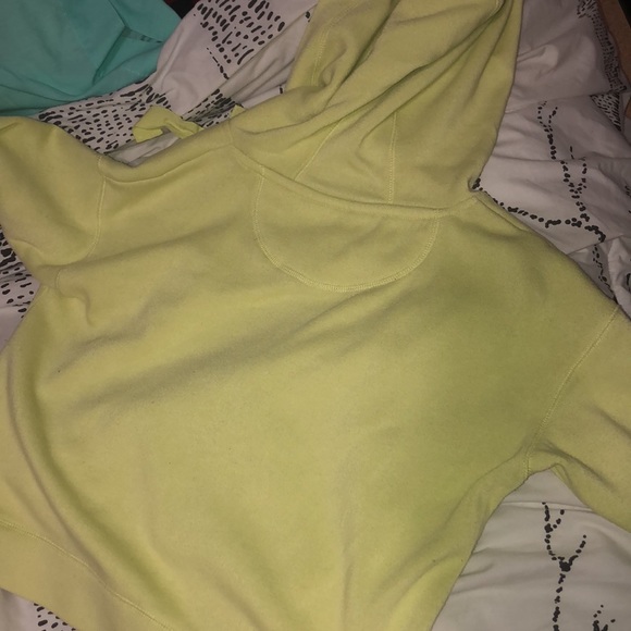 Joe Fresh Crop Hoodie Light Yellow Small - Picture 3 of 3
